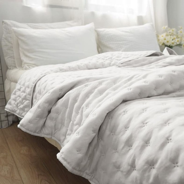 GOTEXTIL | Colcha Bouti Verano MATTINA Stilia Soft Touch con Fundas de Cojín | Colcha Verano Ligera 100 g/m²