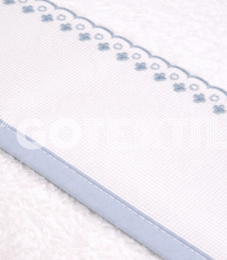 GOTEXTIL | Capa de baño bebé para bordar punto de cruz Martifanel QB01
