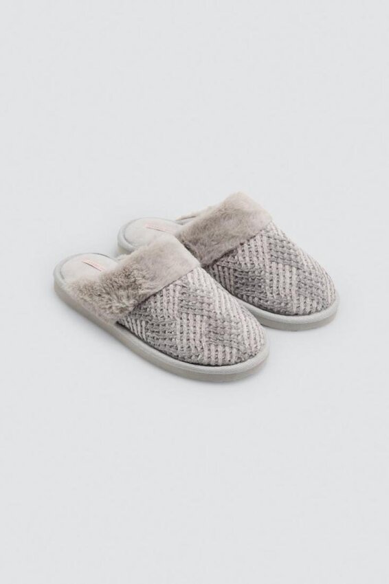 GOTEXTIL | Zapatillas de casa mujer grises de punto con pelo Ysabel Mora 14180