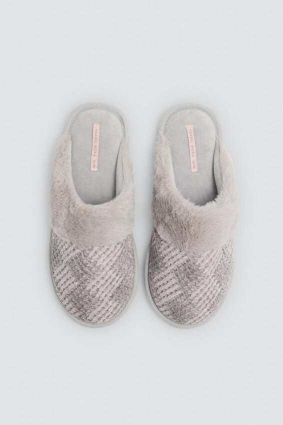 GOTEXTIL | Zapatillas de casa mujer grises de punto con pelo Ysabel Mora 14180
