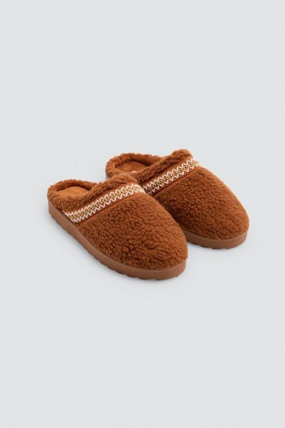 GOTEXTIL | Zapatillas de casa mujer borreguito Ysabel Mora 14181 con ribete zigzag