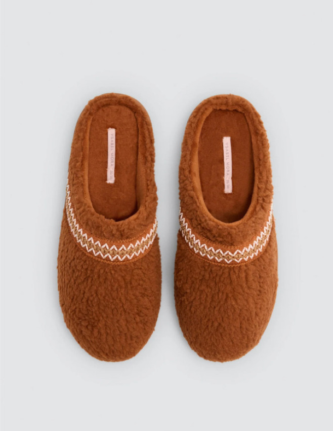 GOTEXTIL | Zapatillas de casa mujer borreguito Ysabel Mora 14181 con ribete zigzag