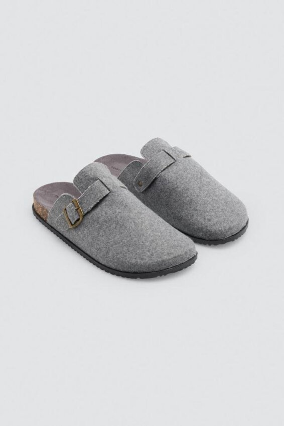 GOTEXTIL | Zapatillas de casa hombre Ysabel Mora 24101 gris efecto fieltro con hebilla
