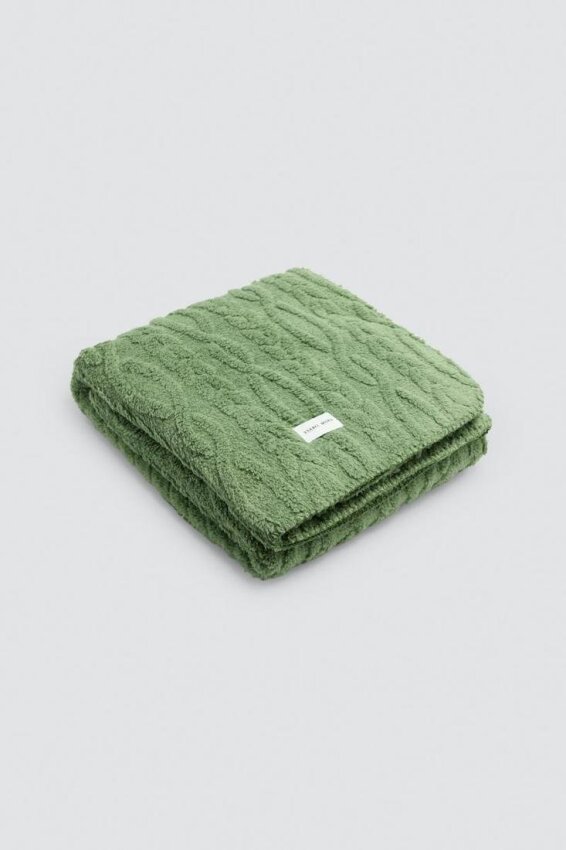 GOTEXTIL | Manta plaid de borreguito Ysabel Mora 50034 verde con relieve suave