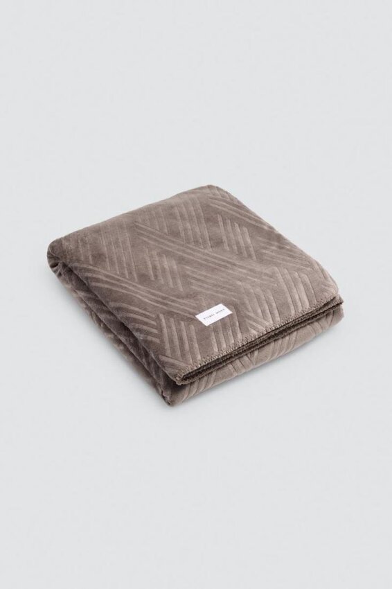 GOTEXTIL | Manta plaid de borreguillo Ysabel Mora 50036 marrón reversible 130x160 cm